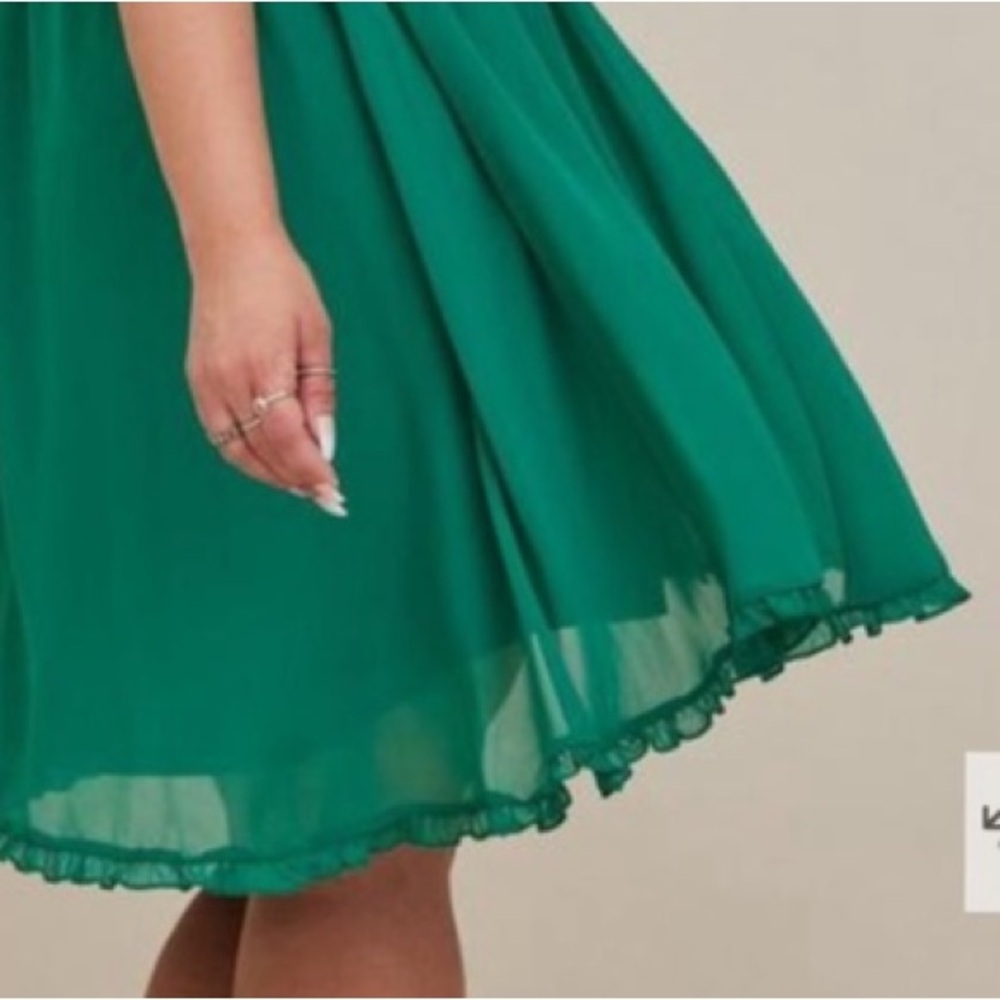 Torrid Chiffon Ruffle Trim Mini Dress Kelly Green NWOT 3 - Picture 7 of 8